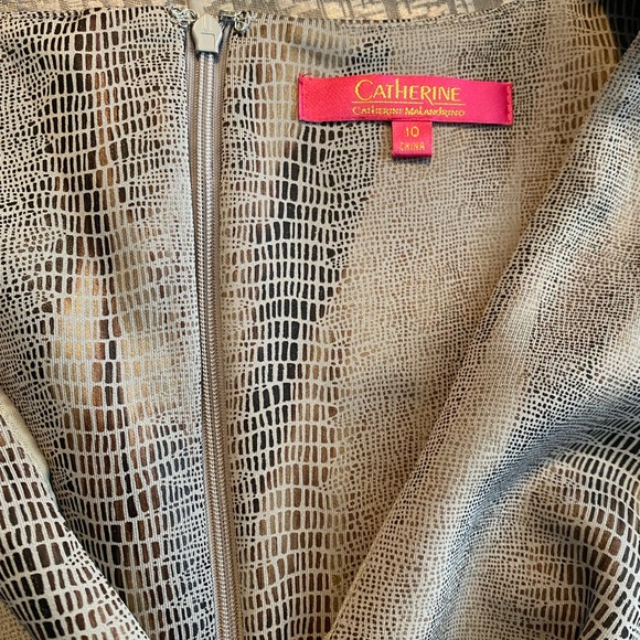 NEW Catherine Malandrino Taupe Snakeskin Print V-Neck Dress - Picture 10 of 12